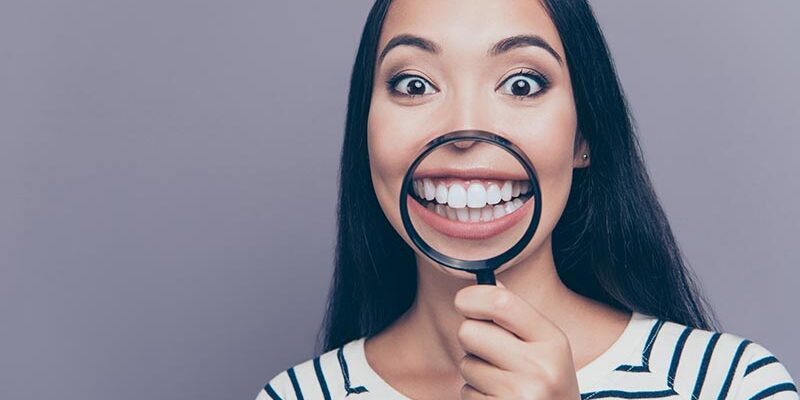 Woher stammen die vielen Redewendungen über Zähne?